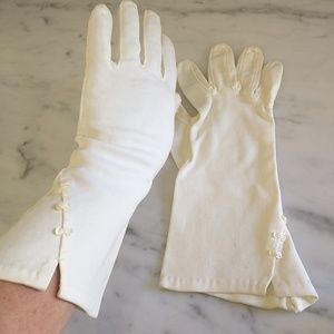 Vintage white fabric gloves, tiny button detail