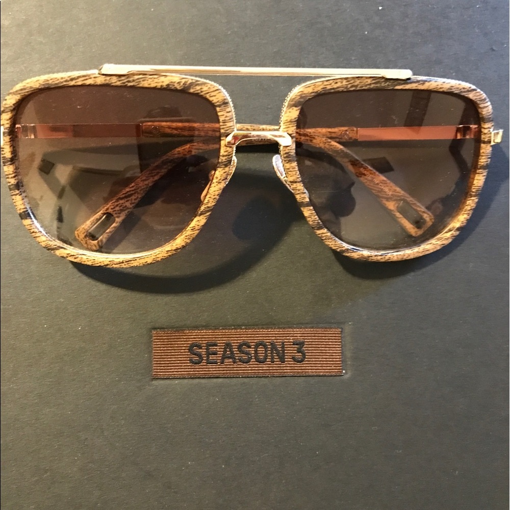 Wood like frame sunglasses