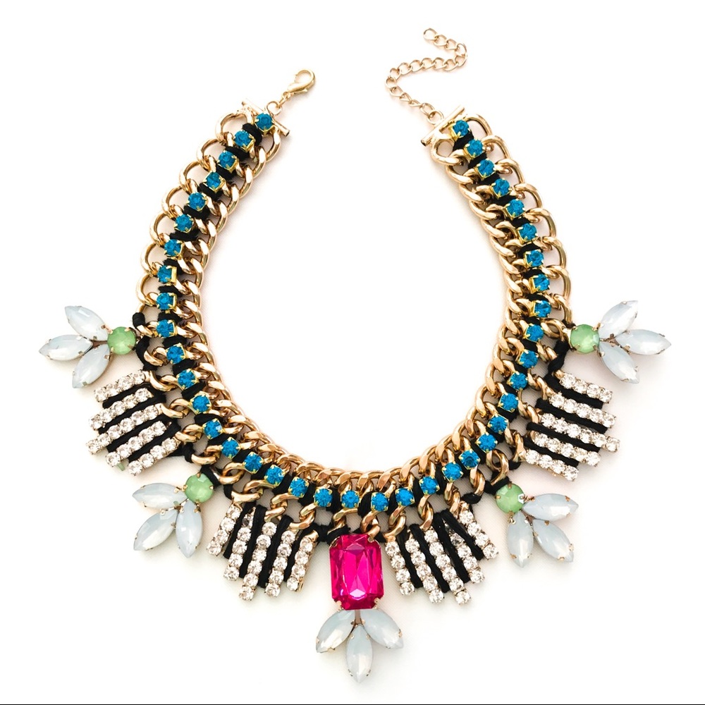 Alice's Chic Boutique necklace