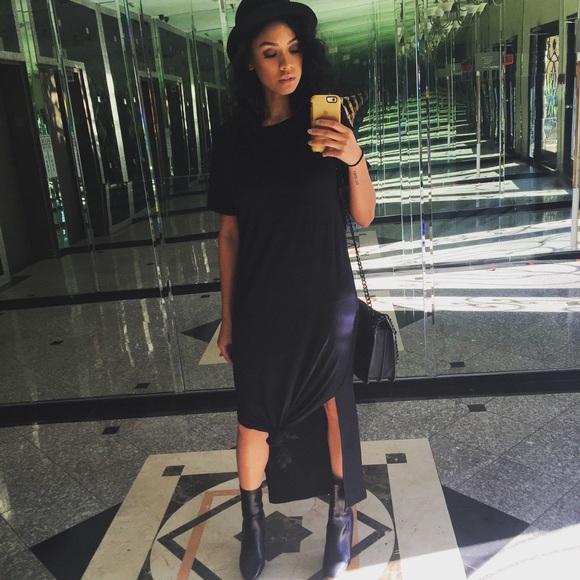 T-shirt dress - Picture 3 of 3