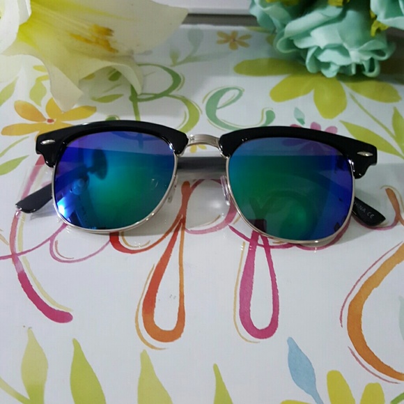 3 CLUBMASTER STYLE FASHION UNISEX LASSES
50's Re - Picture 2 of 6