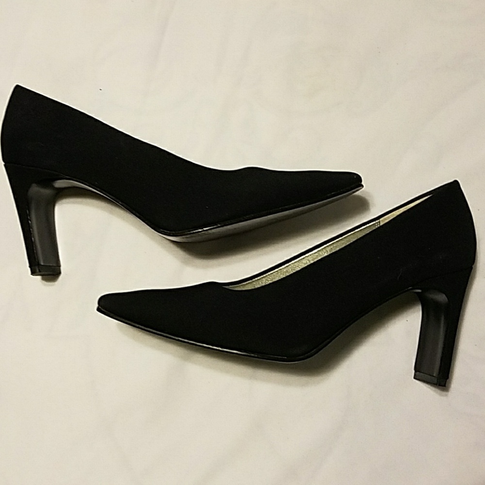 Nina Navy cloth Pump Heels 7M