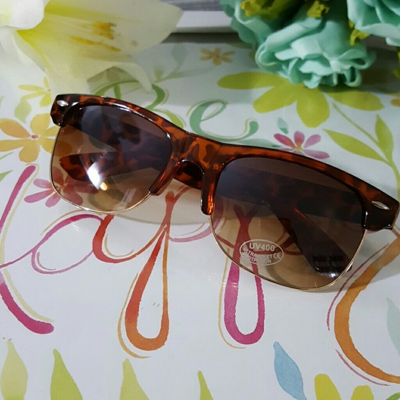 CLUBMASTER STYLE FASHION UNISEX SUNGLASSES
50's Re - Picture 1 of 3