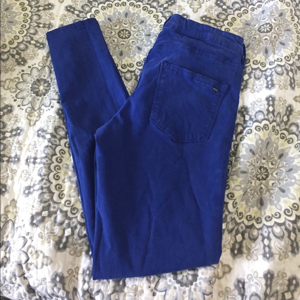 Blue skinny jeans