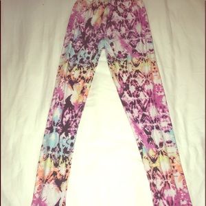 Super Soft graffiti leggings
