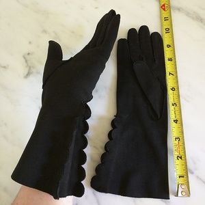 Vintage black stretch fabric scalloped gloves