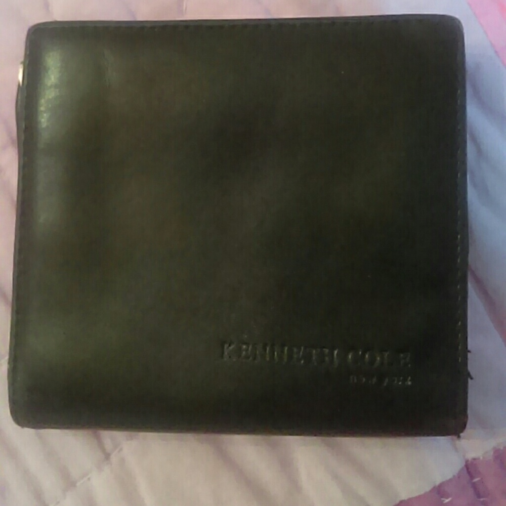 Kenneth Cole New York Billfold