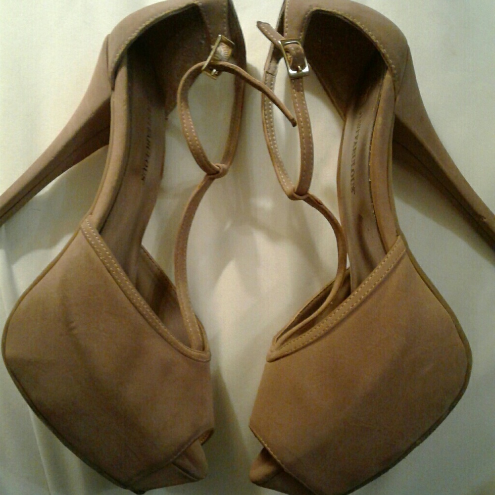 "Sanaya" suede platforms