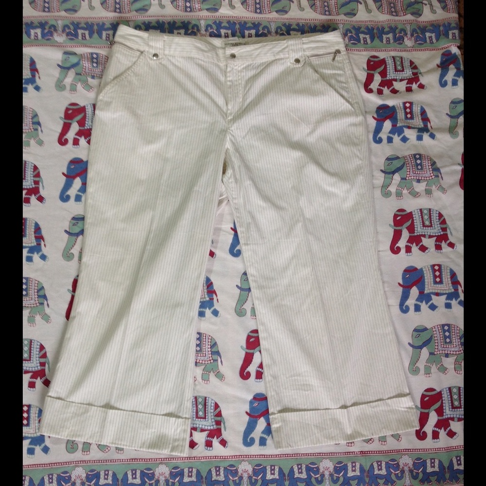 Banana Republic White Pin Stripe Capris 16