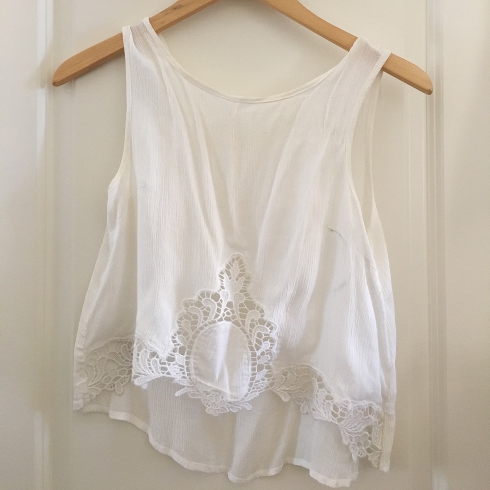 Cropped Hi-Low white top