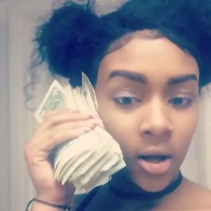 Meet your Posher, Dariah