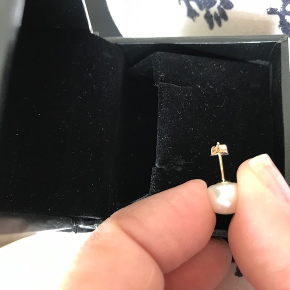 Fresh Water Pearls Earrings - Picture 2 of 3