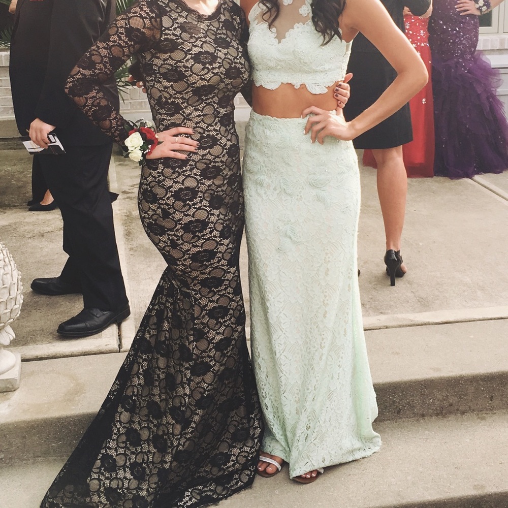 Prom dress - Picture 2 of 3
