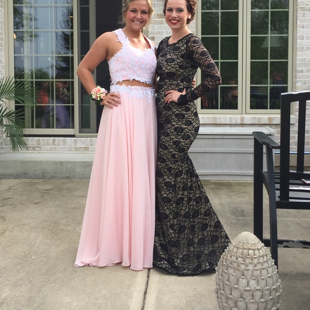 Prom dress - Picture 3 of 3