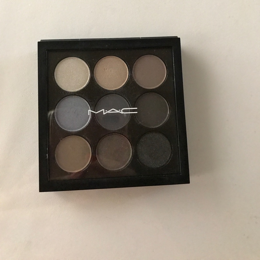 Unused MAC eyeshadow palette Navy times nine