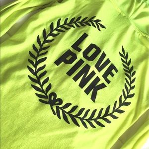 PINK thin workout hoodie! 🏃🏻‍♀️