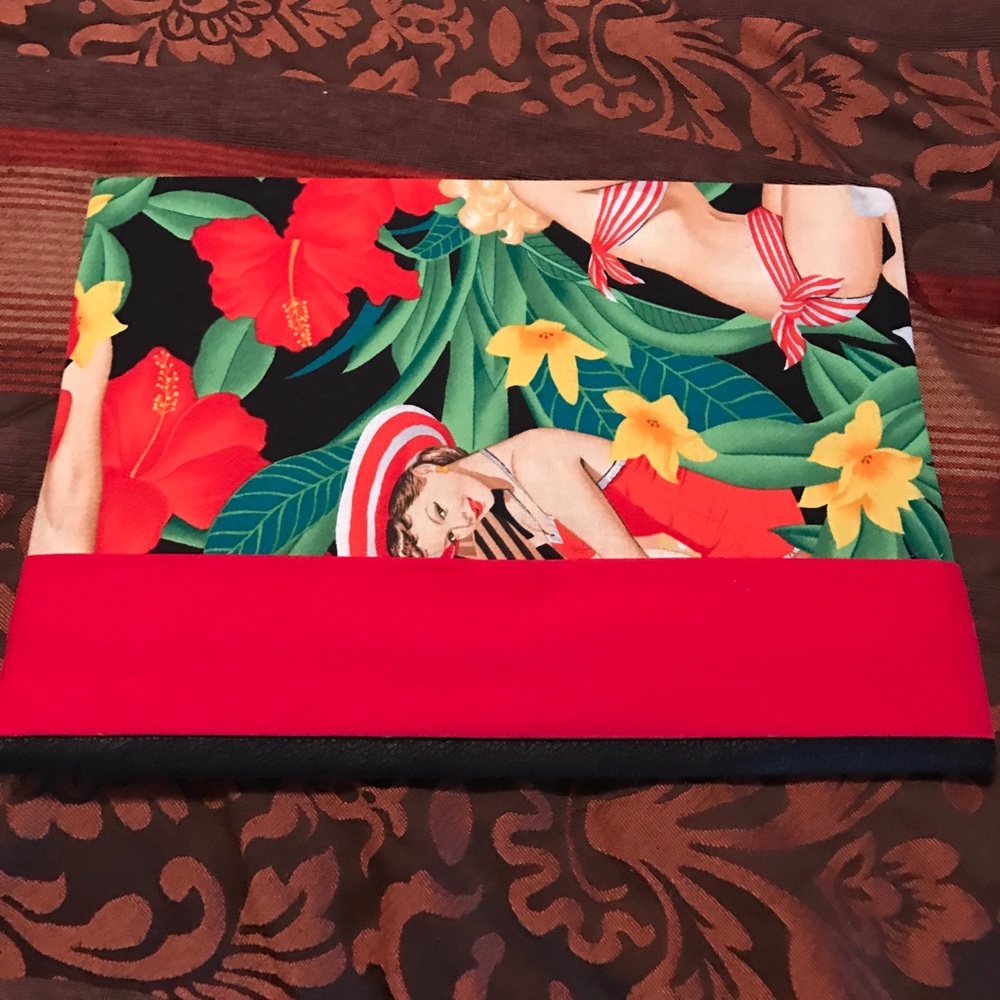 Custom Made Clutch - Picture 2 of 3