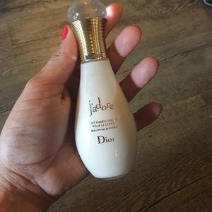 J'adore Dior Beautifying Body Milk