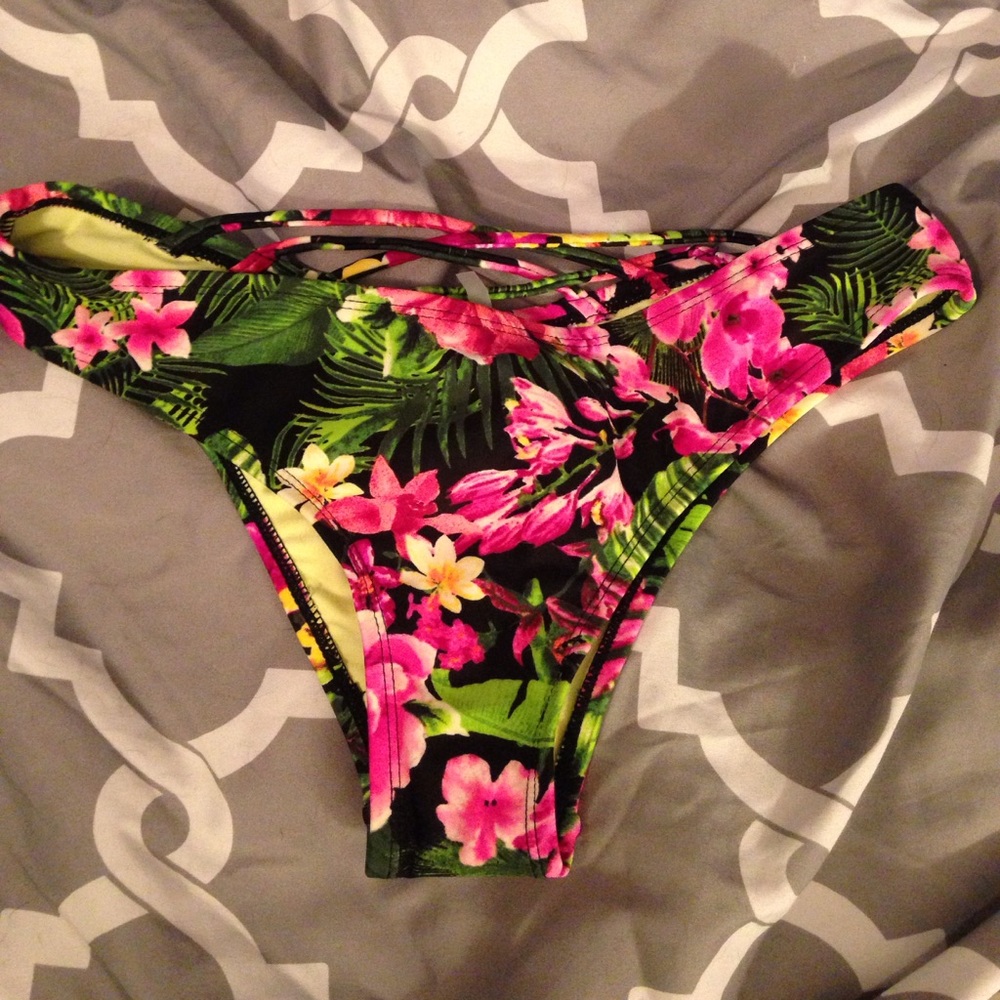 Forever 21 bathing suit bottoms