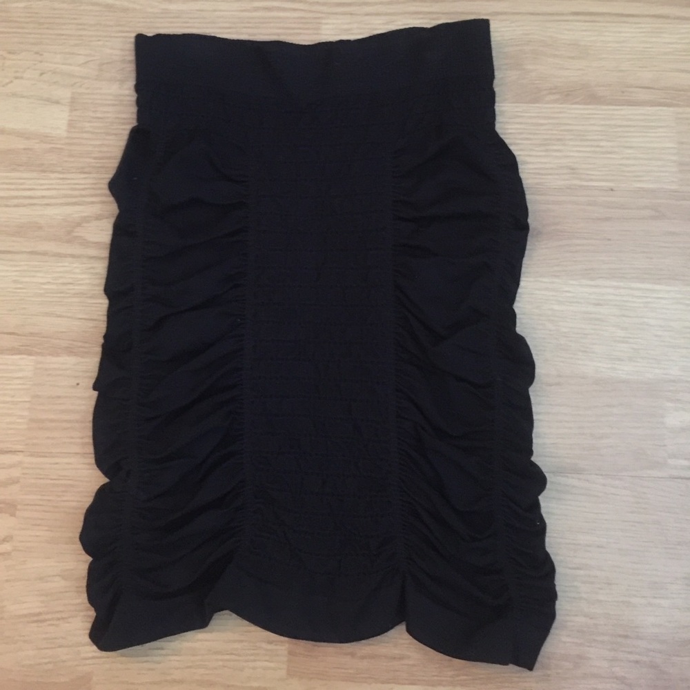 bebe black ruched mini skirt