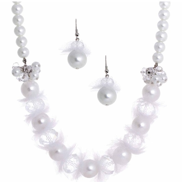 Nordstrom chunky pearl jewelry set, new condition - Picture 1 of 5
