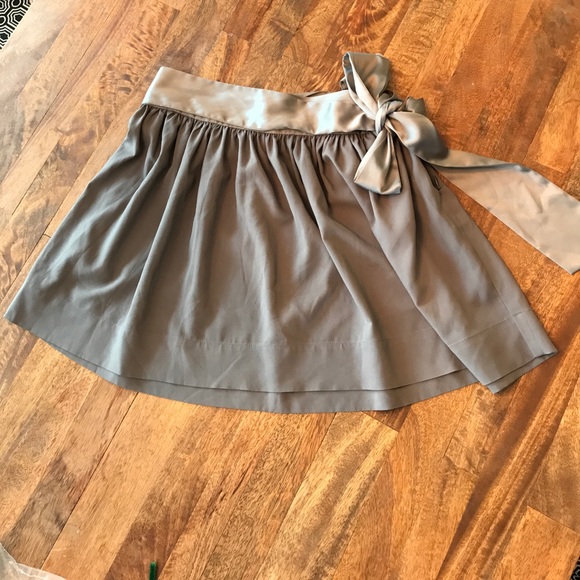 BCBGeneration gray poly blend "silk" skirt - Picture 1 of 3