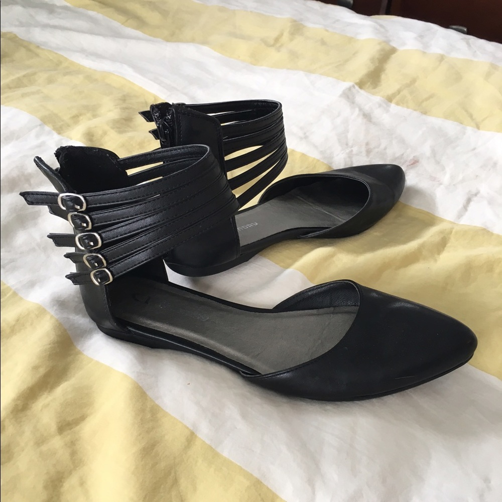 CL by Launday black flats