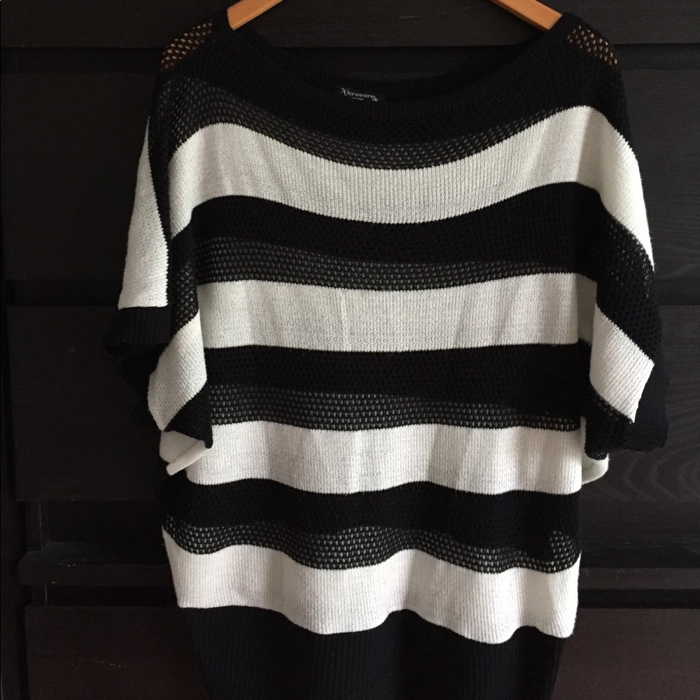 Nice wear knitted shirt.