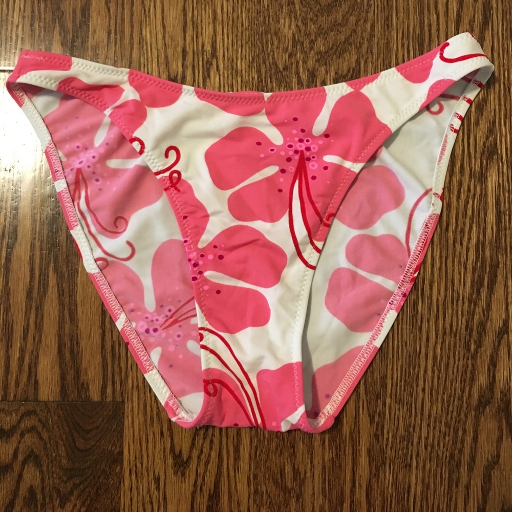 Bikini - Picture 2 of 4
