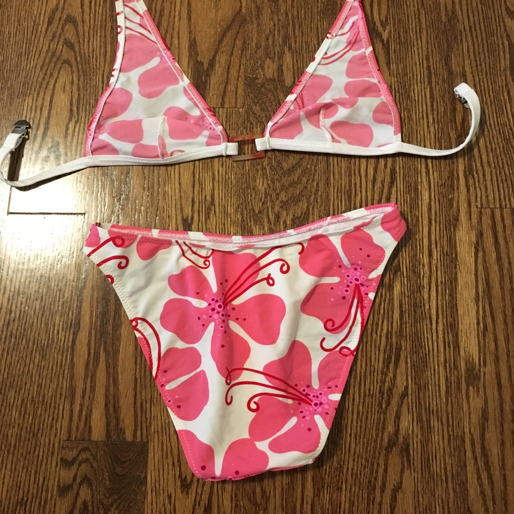 Bikini - Picture 4 of 4