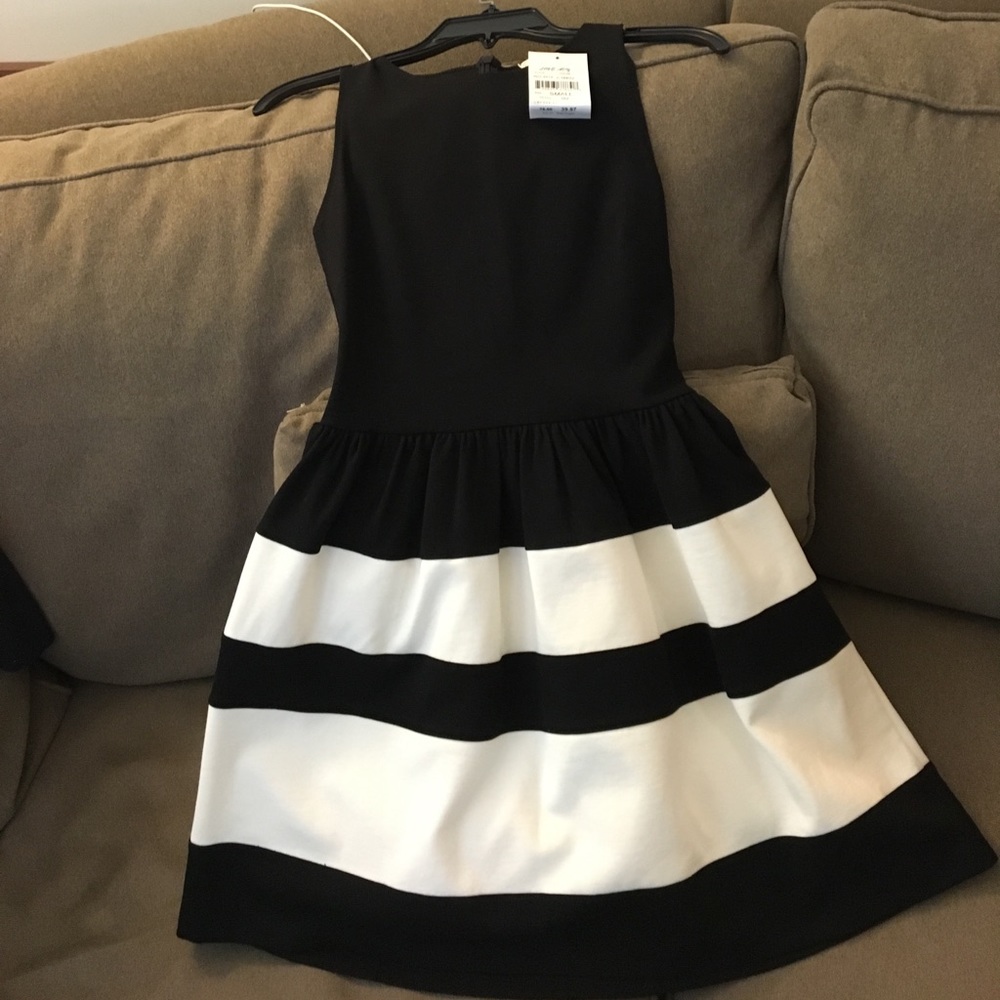 NWT Small Black and White Semi Formal Dress