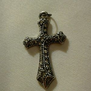 Cross pendant