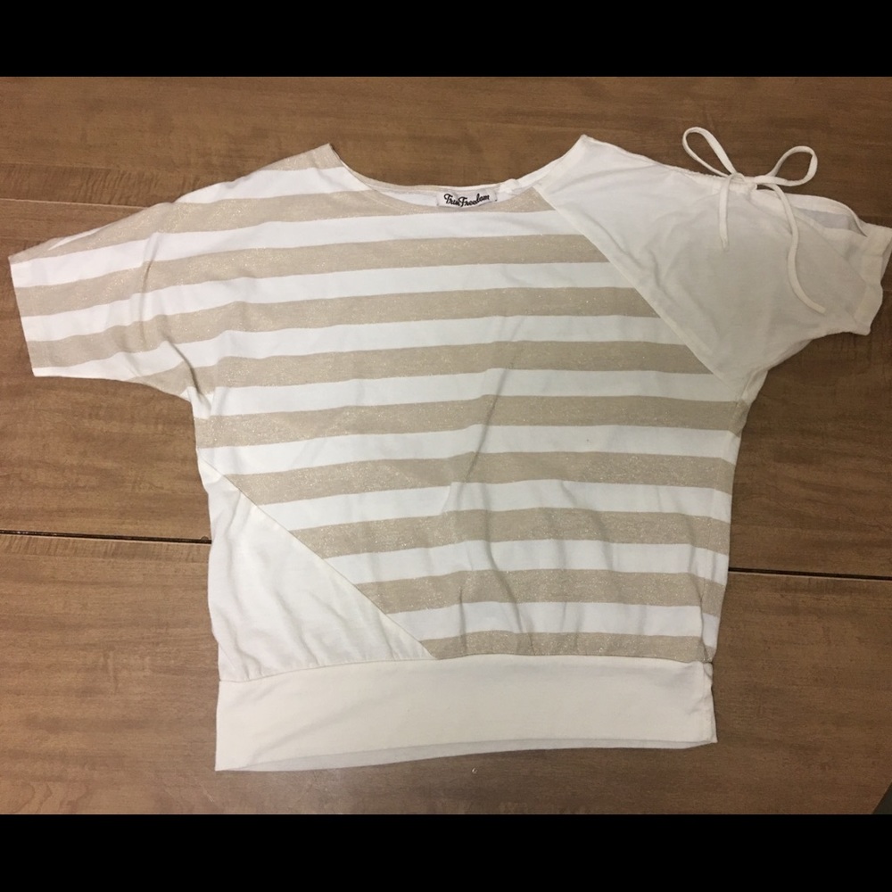 Cute summer top - size Medium