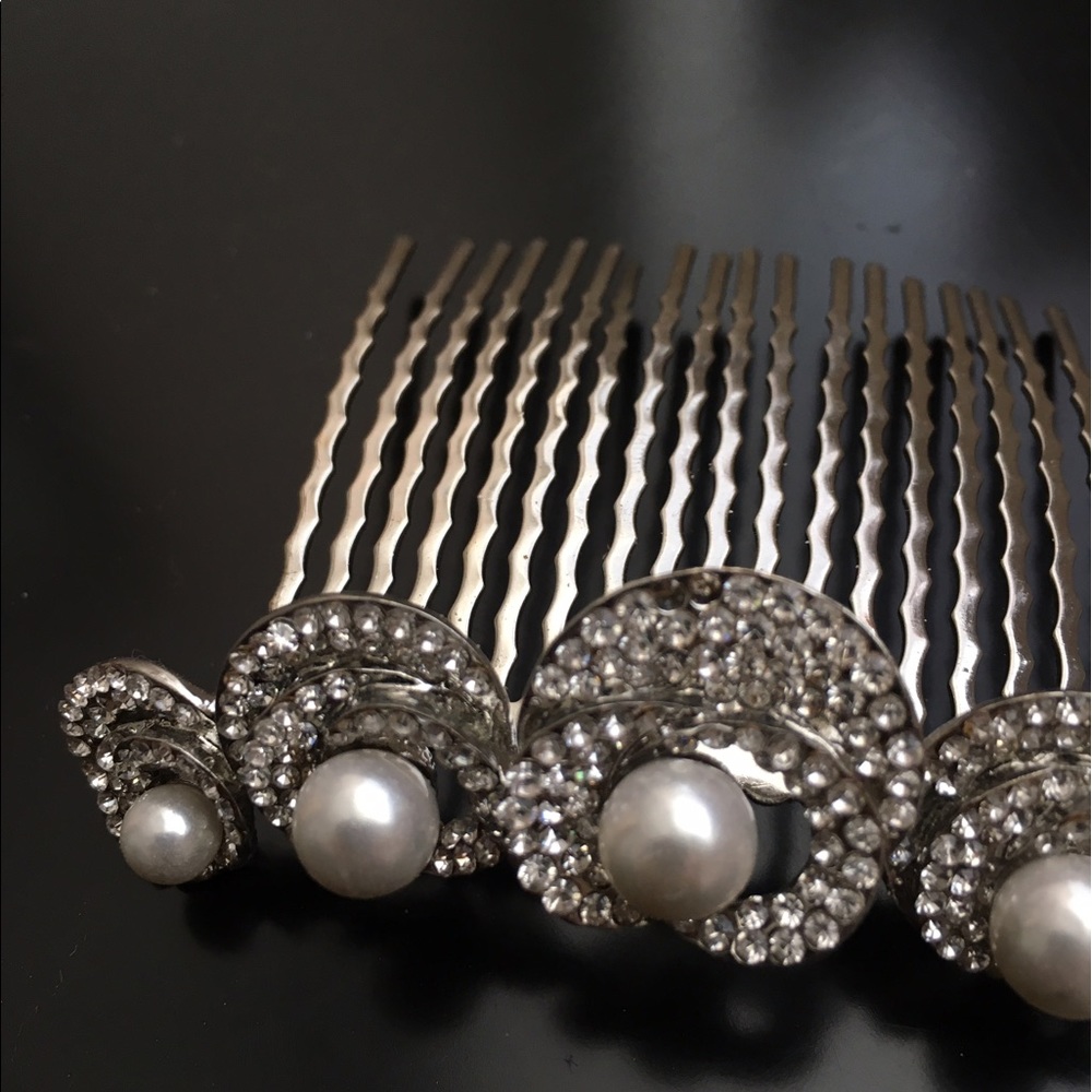 Beautiful Bridal comb with pearls. - Picture 4 of 4