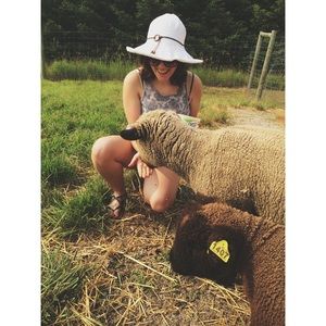 Meet your Posher, Tessa