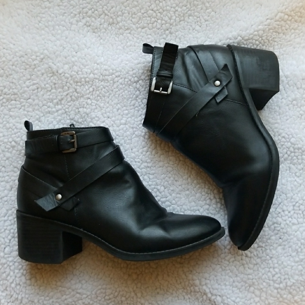 F21 black booties