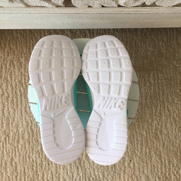 💕 Tiffany Blue Nike Shoes - Picture 4 of 4