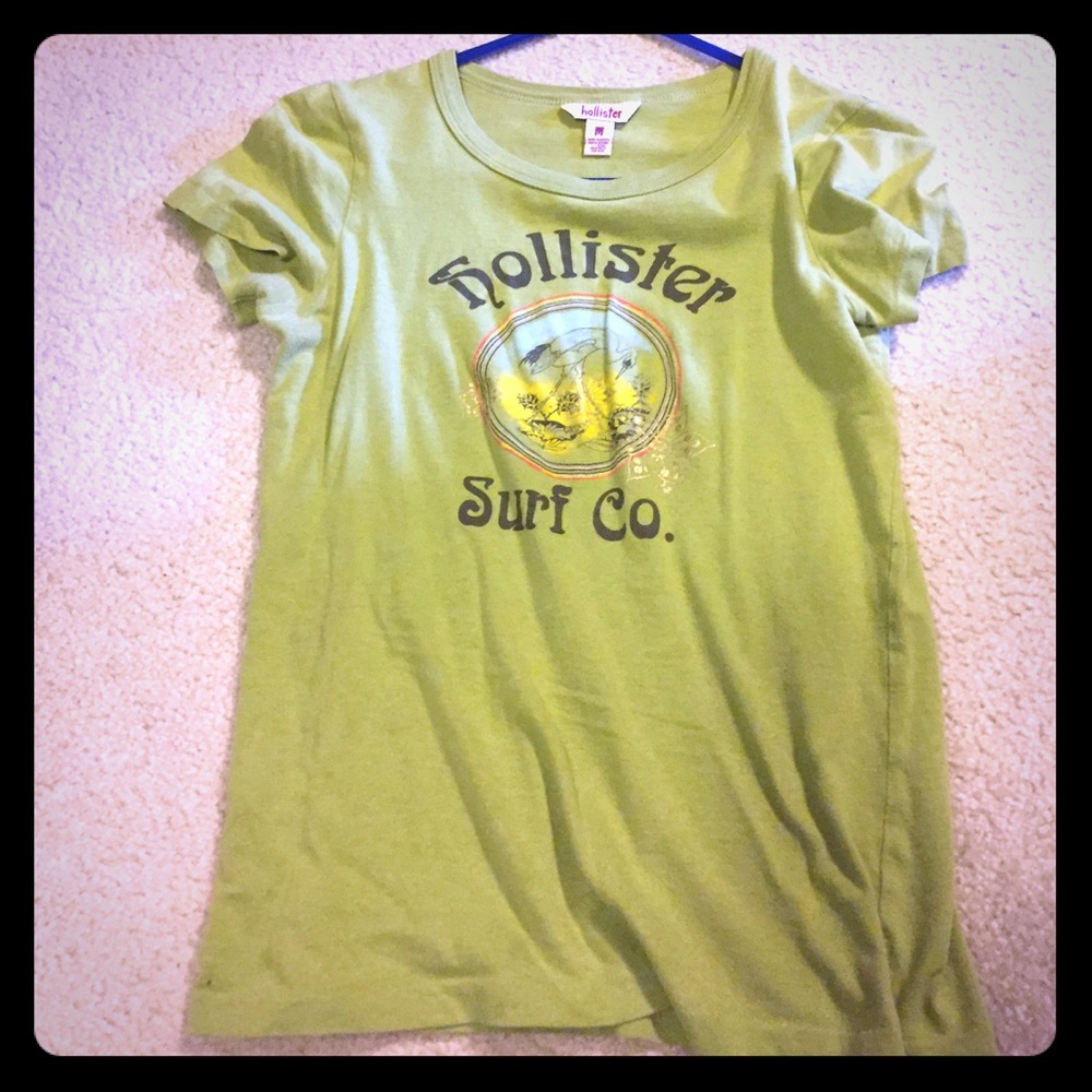 Hollister tee