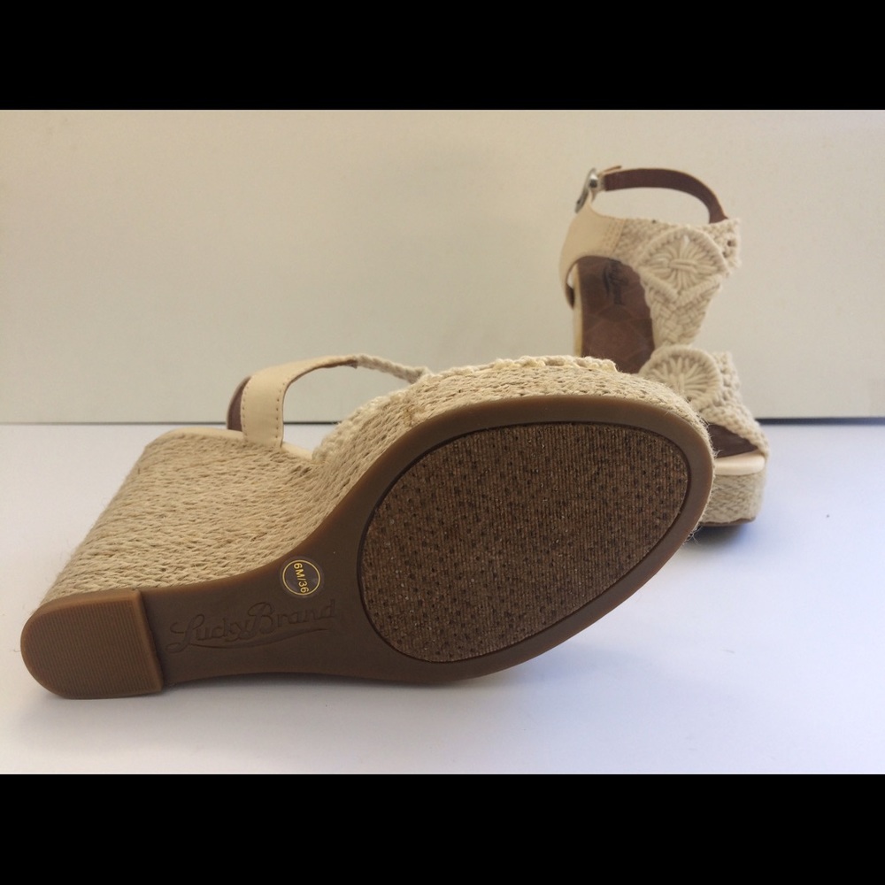 Lucky Rilo Crochet Wedge - Picture 2 of 4
