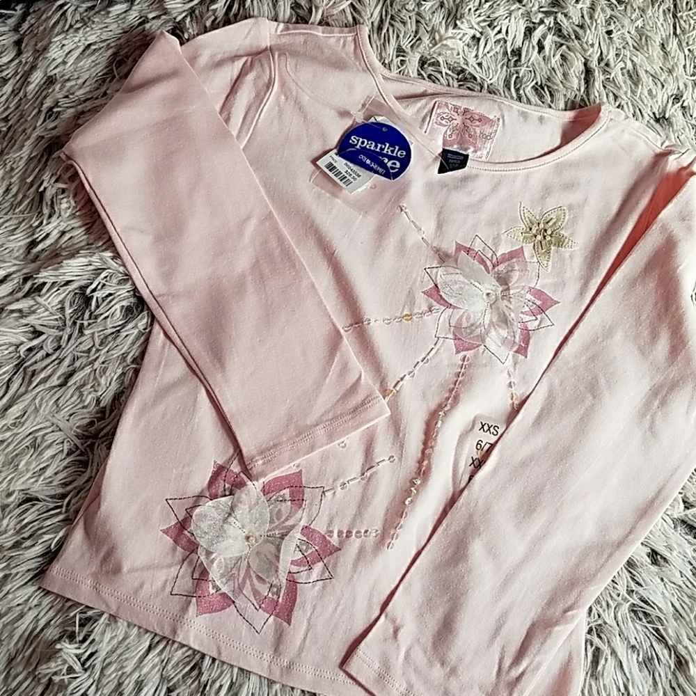 Girls long sleeve. Size xxs 6/7