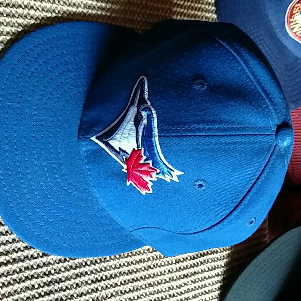 A Toronto blue jays new era fitted