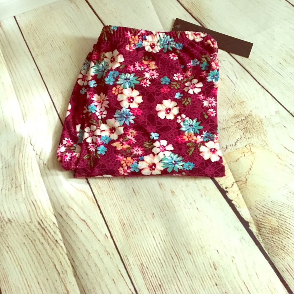 Flower print leggings. Just as good as lularoe!!
