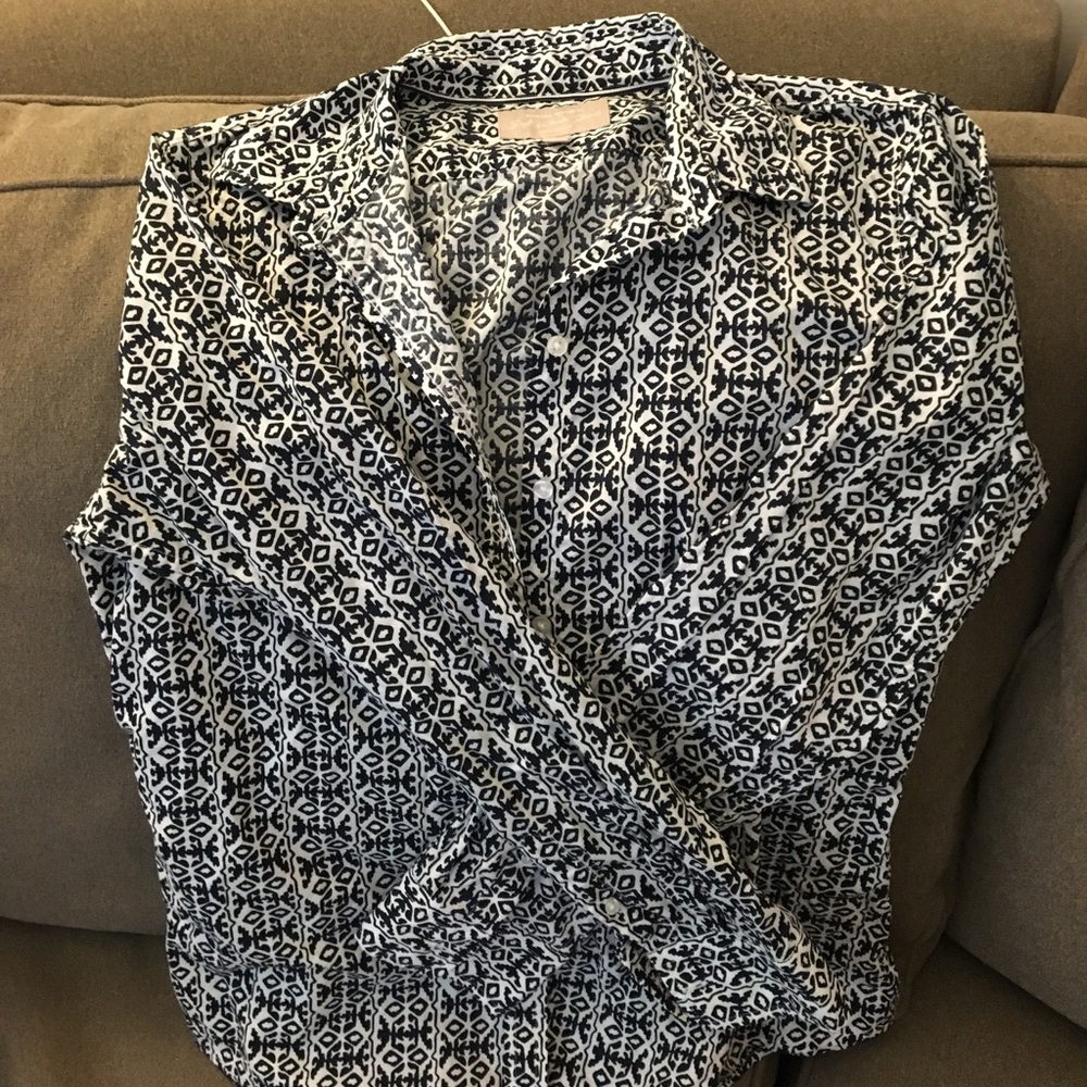 M Banana Republic B&W soft wash Button down