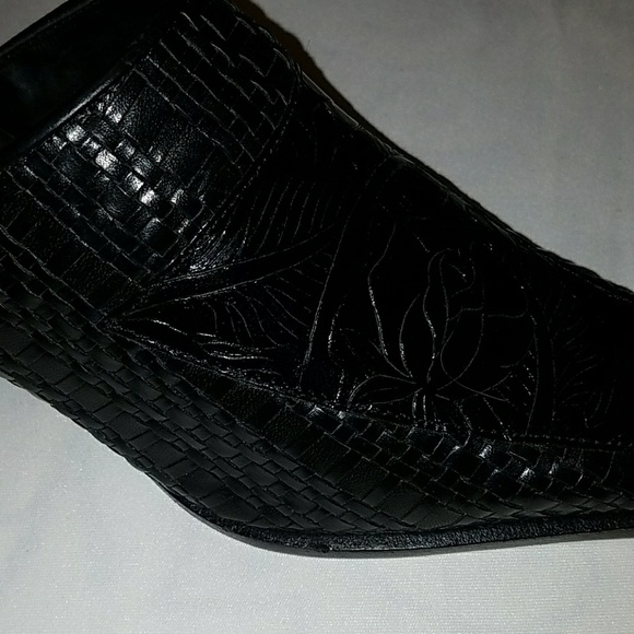 Black Clogs 7M woven with design - Picture 2 of 7