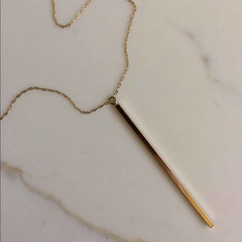 Slim bar necklace