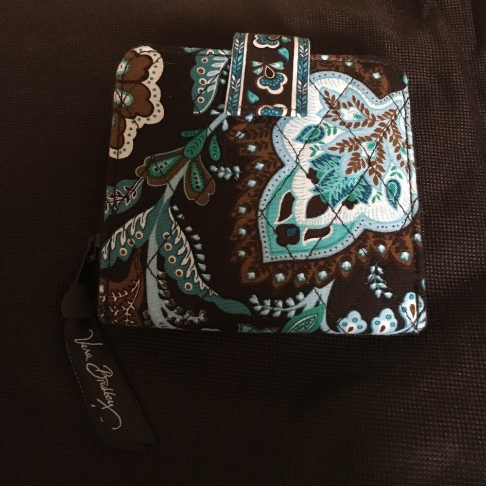 Vera Bradley wallet- never used