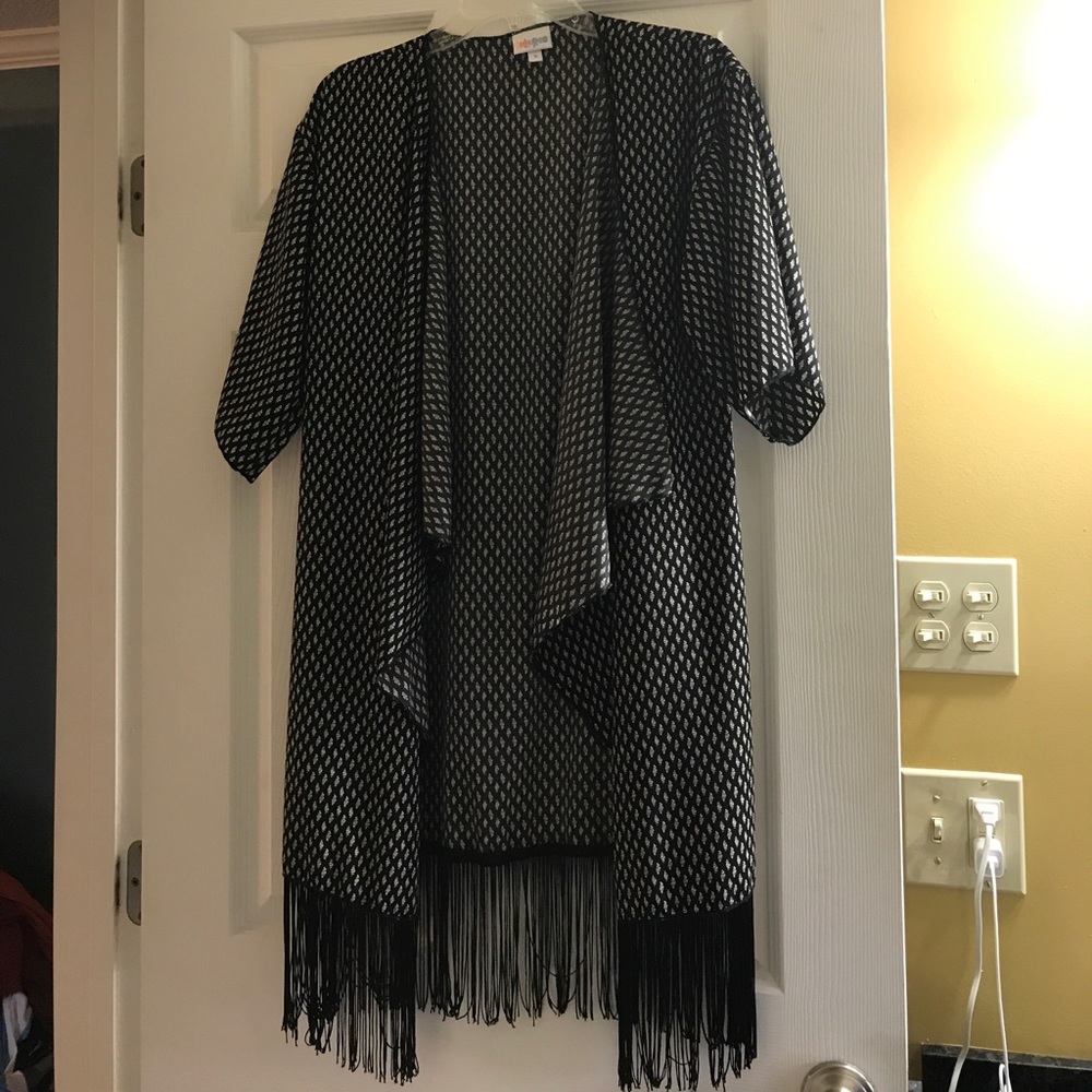 Gorgeous Lularoe Monroe