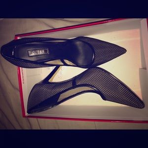 Guess? Black pumps