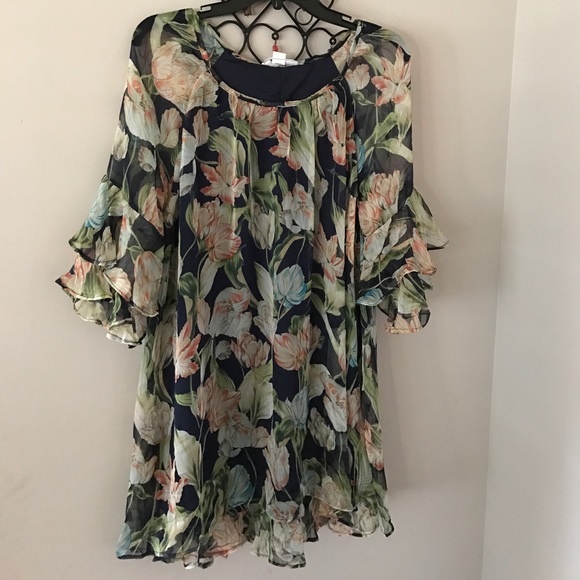 ⭐️CLEARANCE ⭐️.Floral print shift dress - Picture 3 of 4