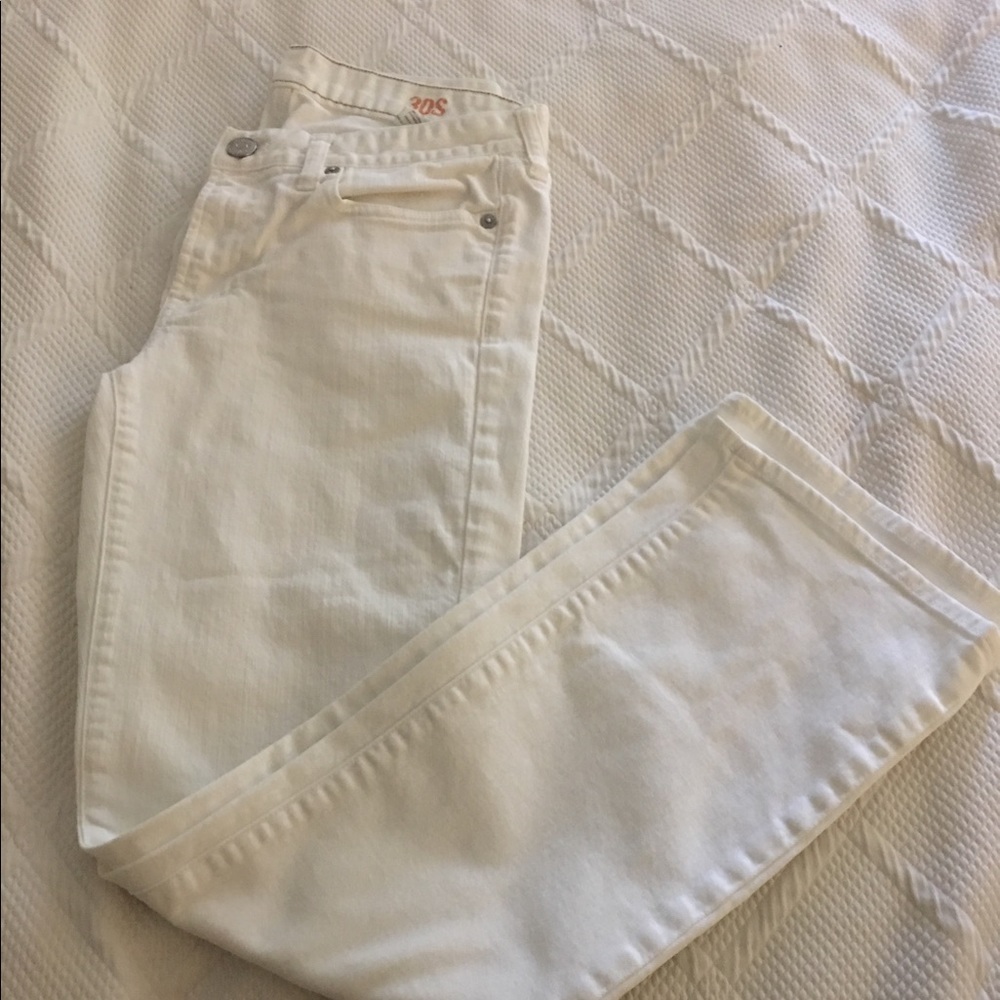 White denim jeans